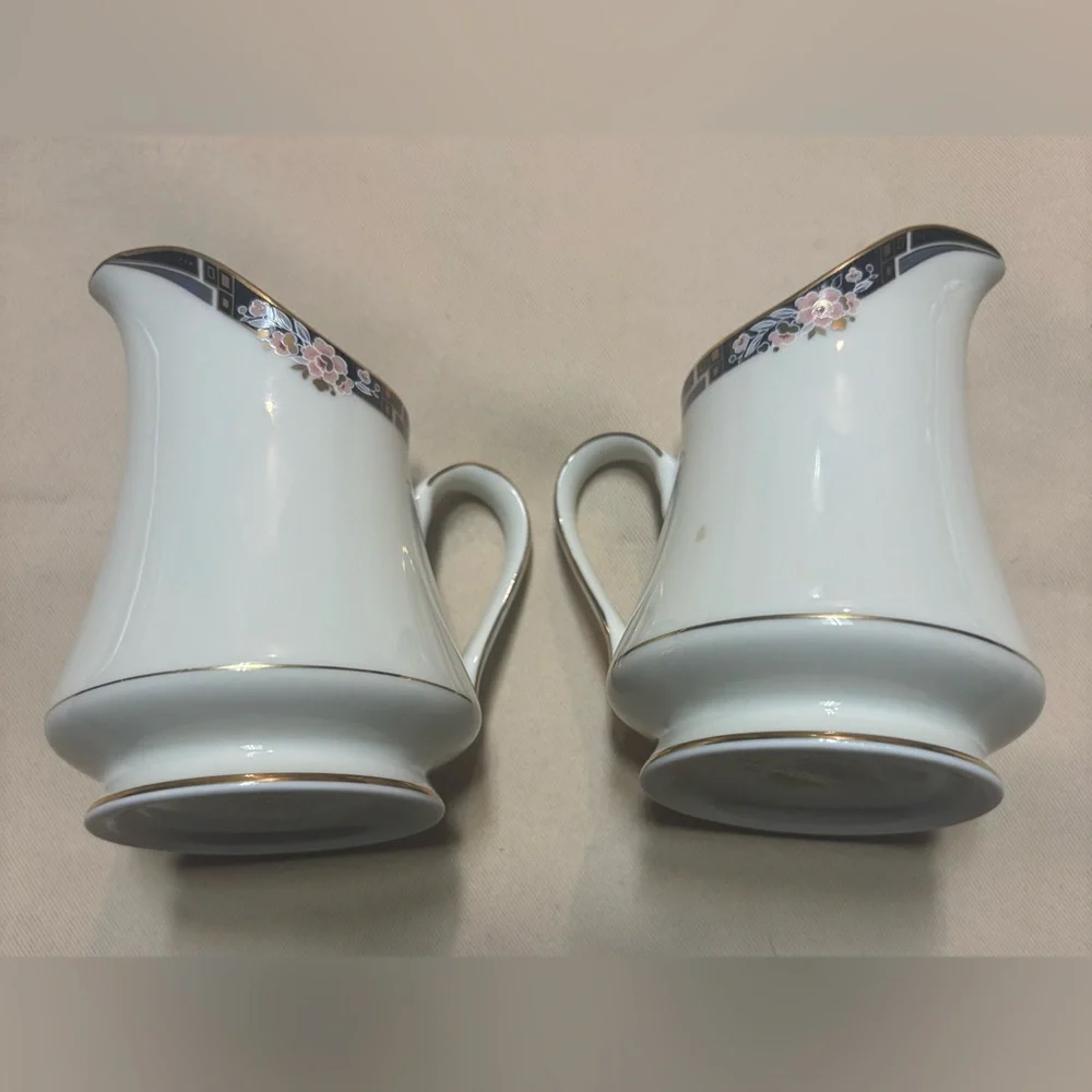 MIKASA Florisse Black L2841 Fine China CREAMERS - Set of 2‎ - Floral